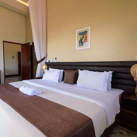 Hoima Buffalo Hotel & Business Hub Ltd Bagian luar foto