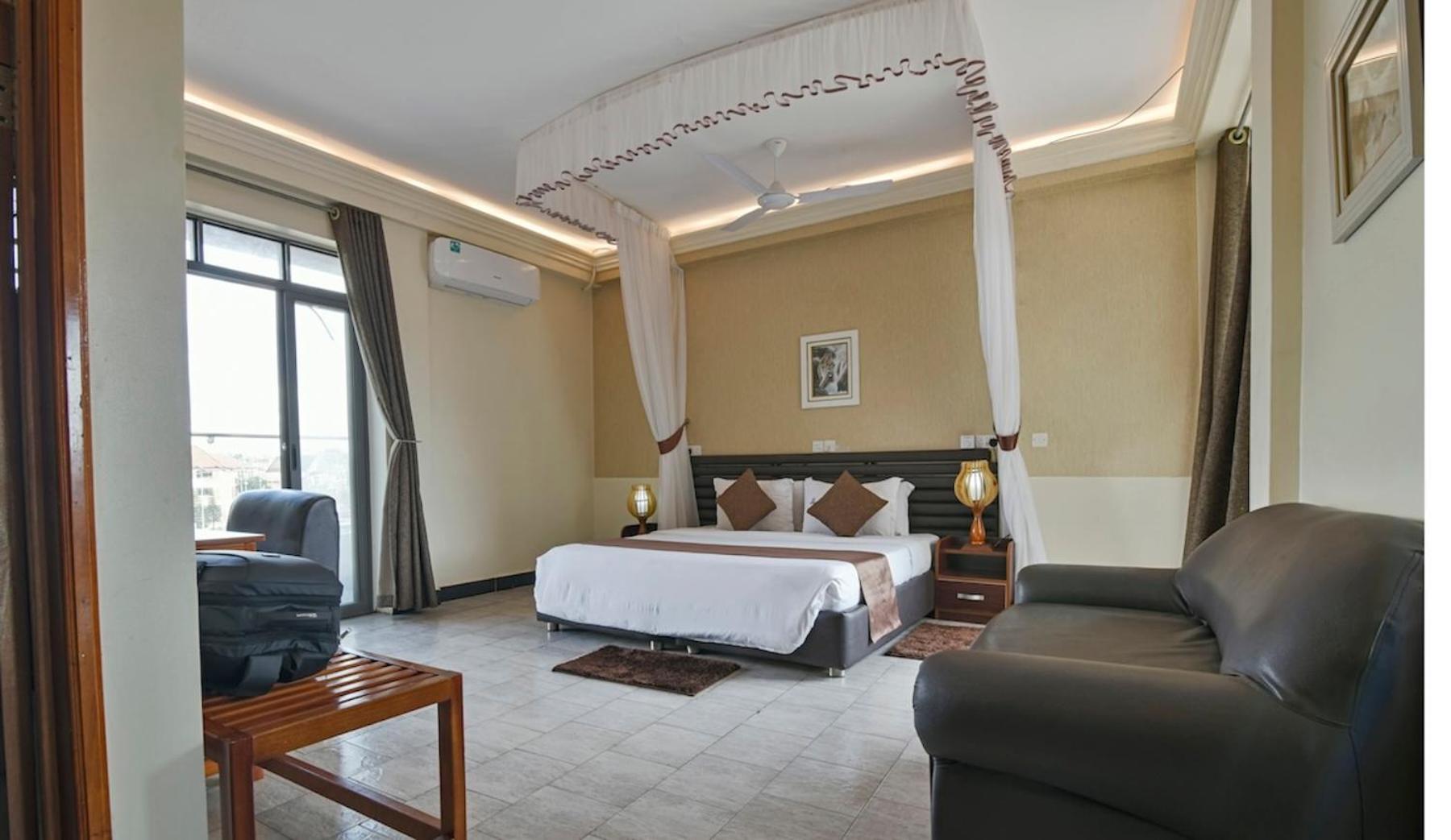 Hoima Buffalo Hotel & Business Hub Ltd Bagian luar foto