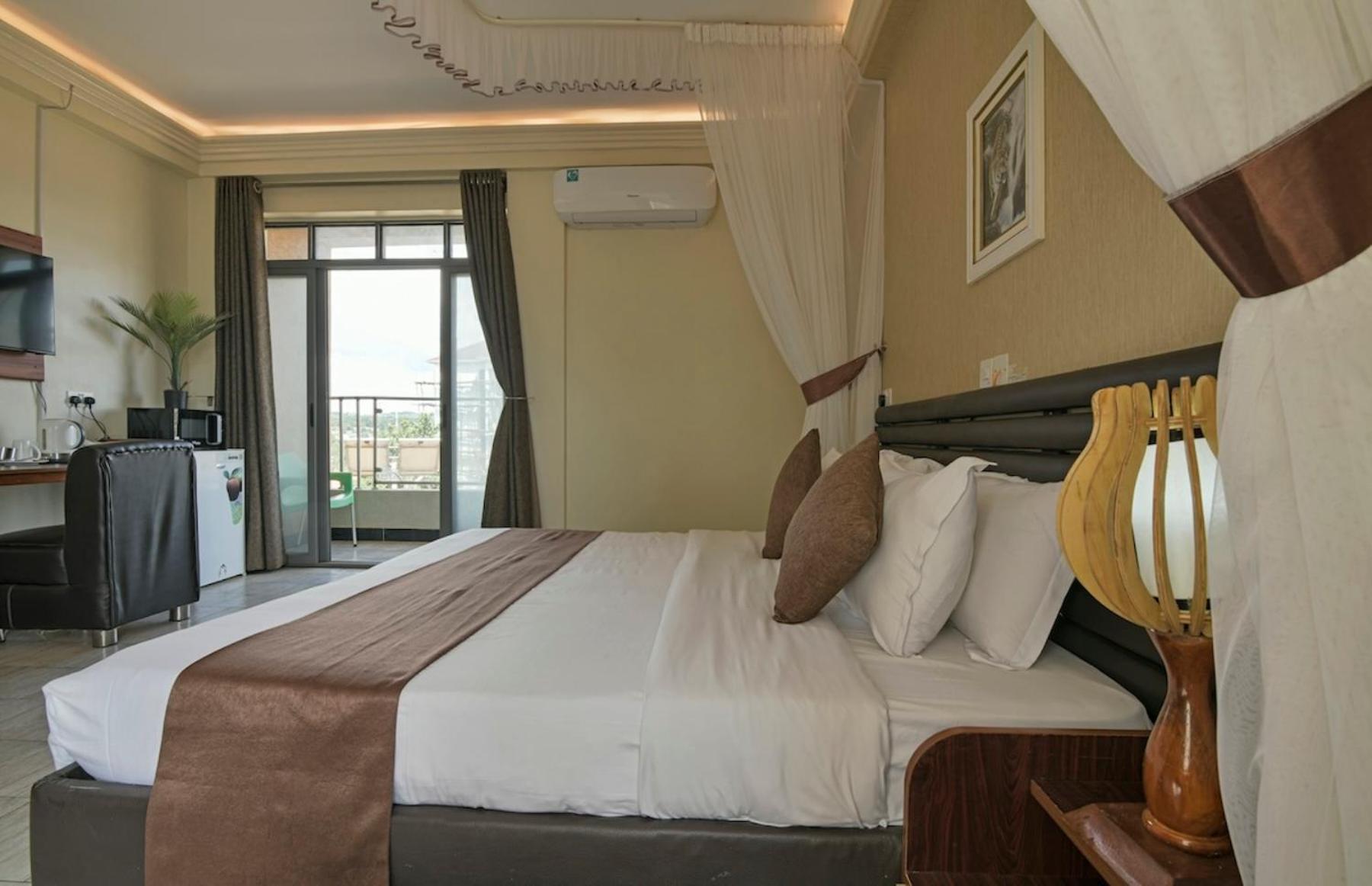 Hoima Buffalo Hotel & Business Hub Ltd Bagian luar foto