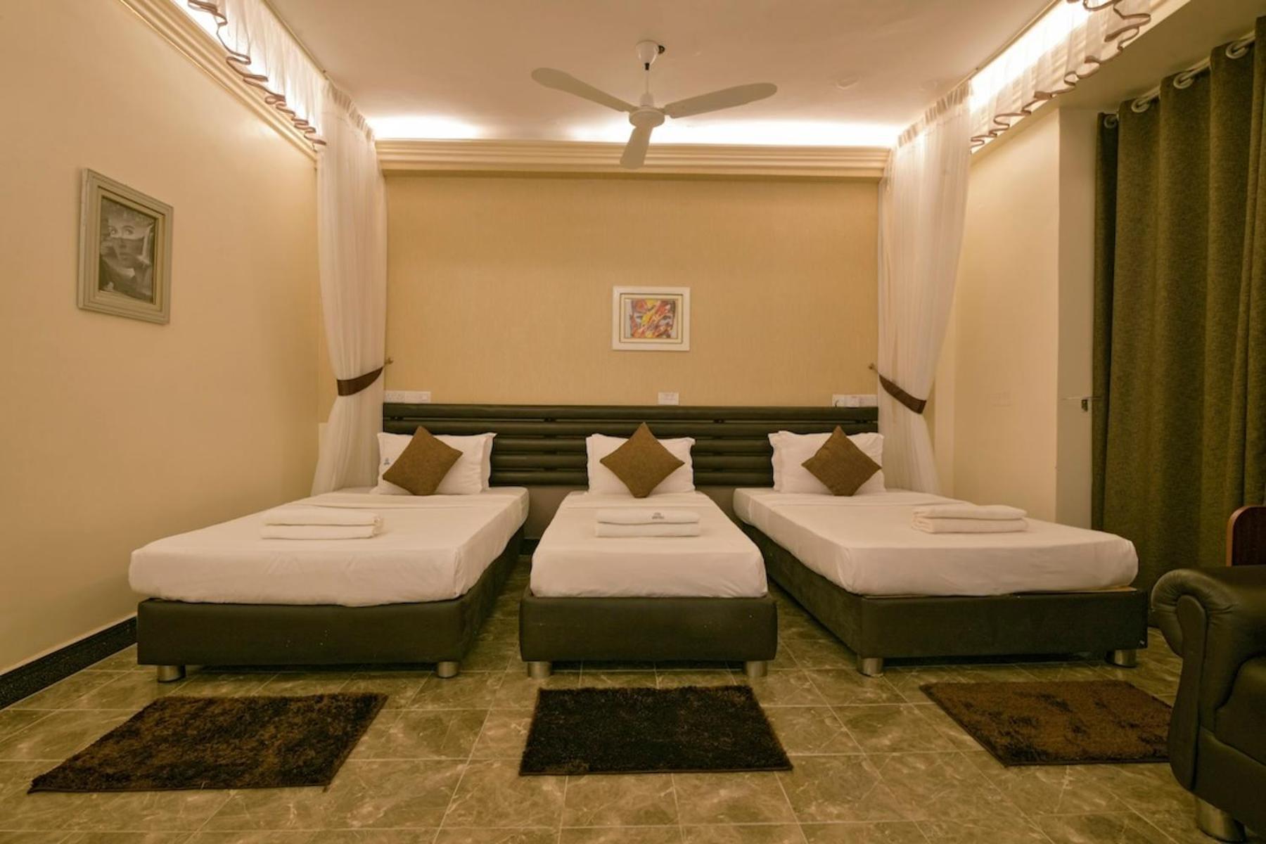 Hoima Buffalo Hotel & Business Hub Ltd Bagian luar foto