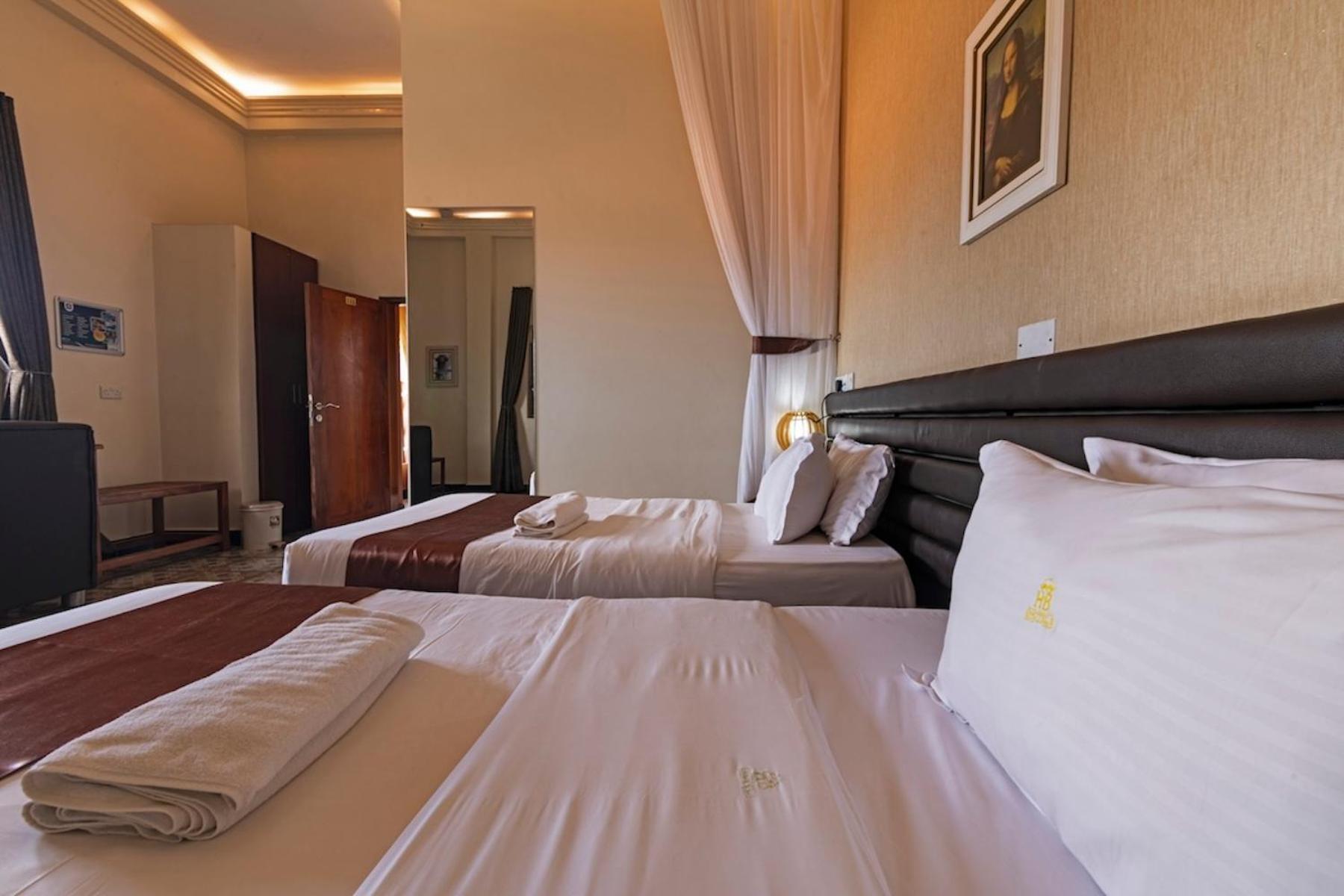 Hoima Buffalo Hotel & Business Hub Ltd Bagian luar foto