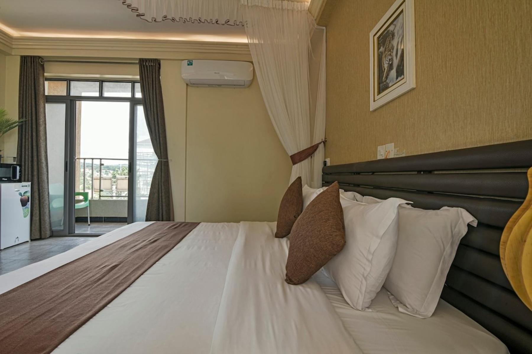 Hoima Buffalo Hotel & Business Hub Ltd Bagian luar foto