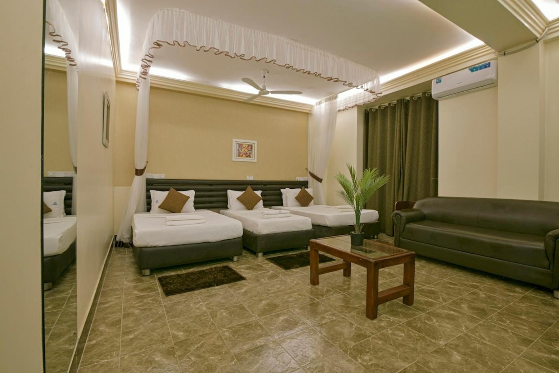 Hoima Buffalo Hotel & Business Hub Ltd Bagian luar foto