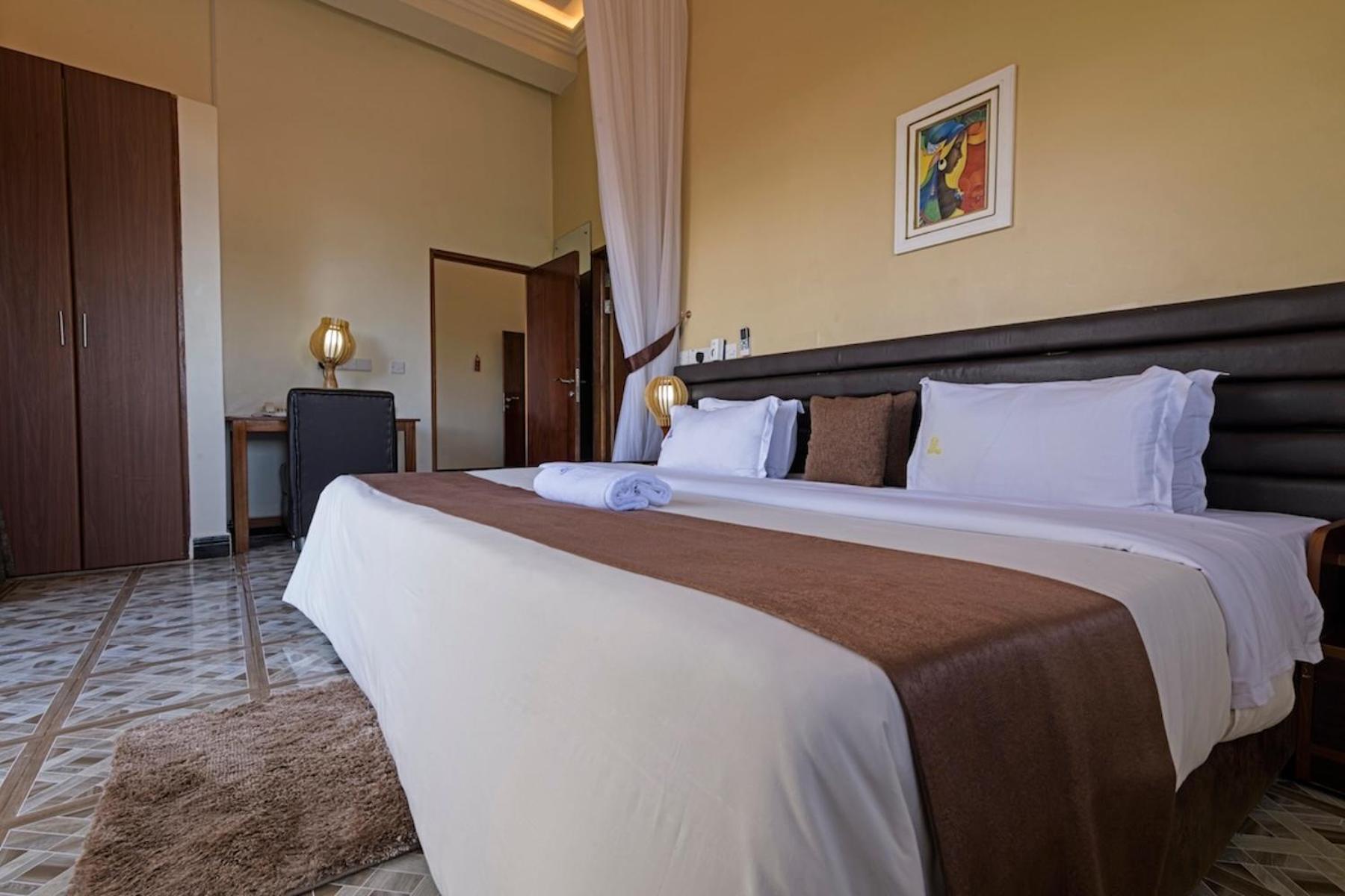 Hoima Buffalo Hotel & Business Hub Ltd Bagian luar foto