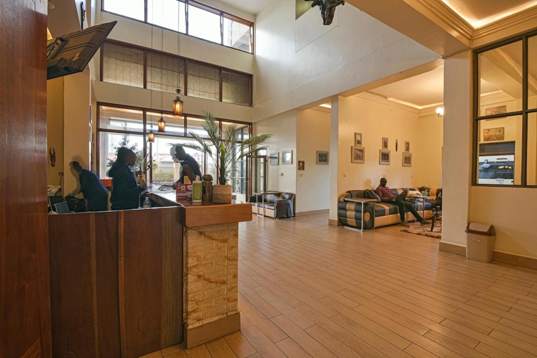 Hoima Buffalo Hotel & Business Hub Ltd Bagian luar foto