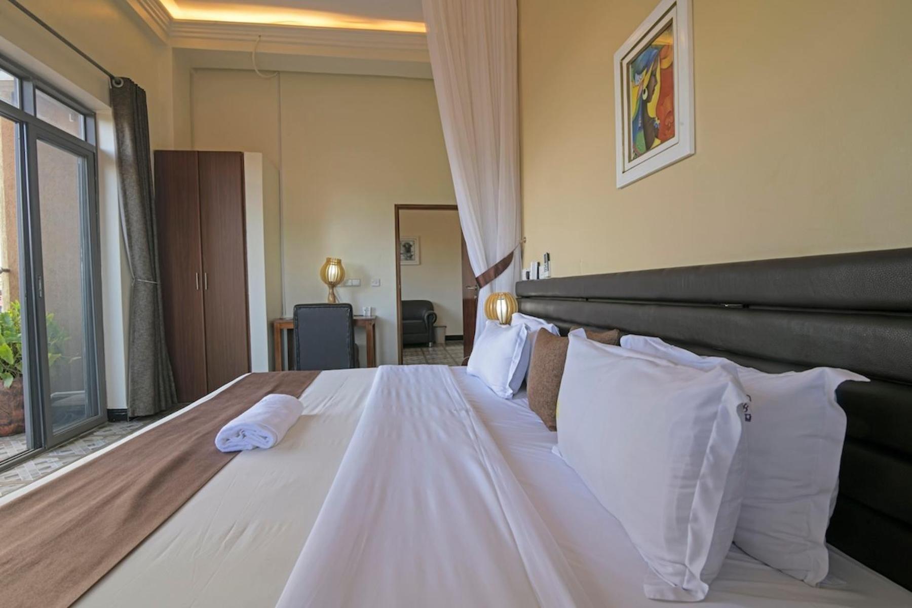 Hoima Buffalo Hotel & Business Hub Ltd Bagian luar foto
