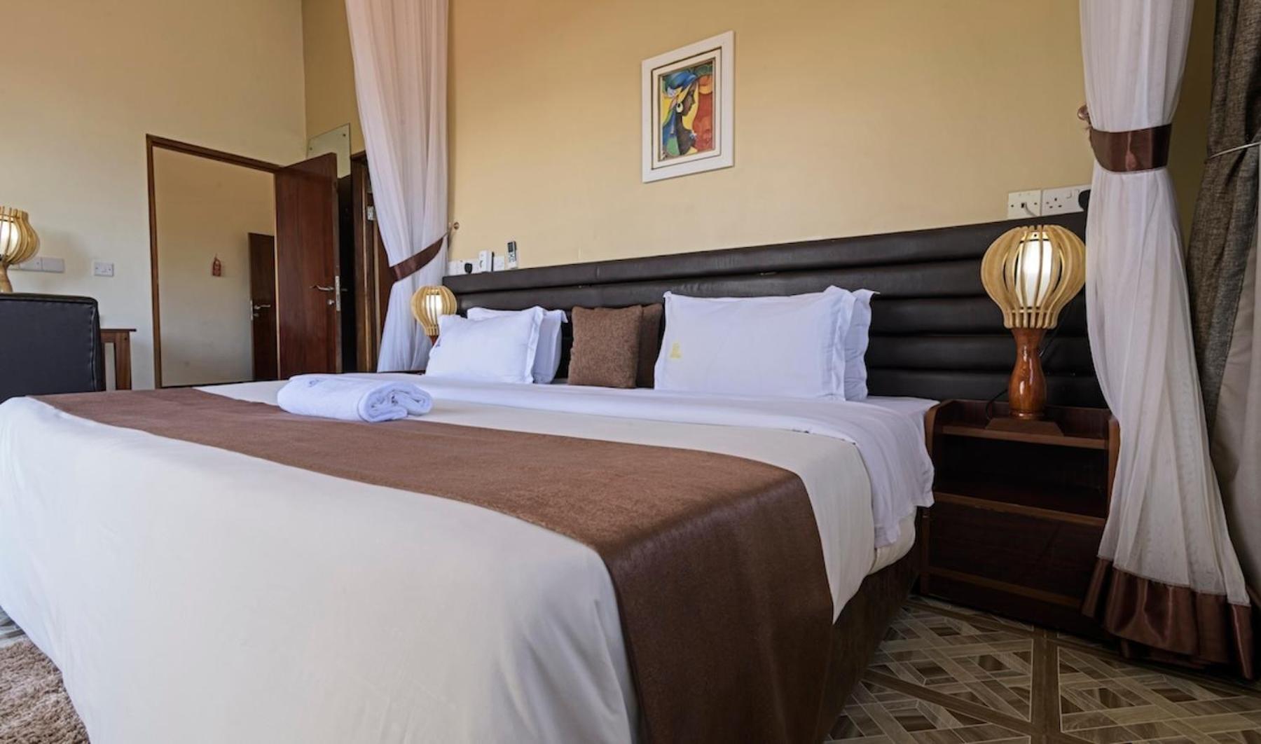 Hoima Buffalo Hotel & Business Hub Ltd Bagian luar foto